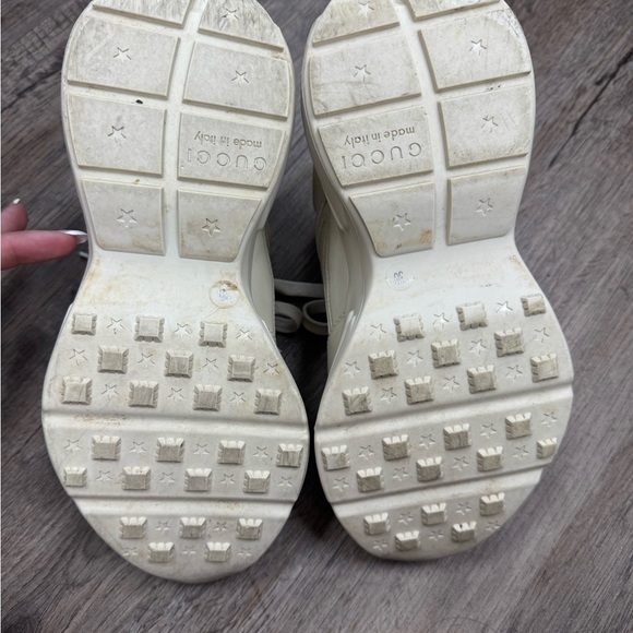 Gucci x Bananya Sneakers Ivory Size 36 - Picture 9 of 11